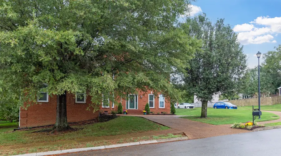 428 Crofton Park Ln, Franklin, TN 37069 - Image #3