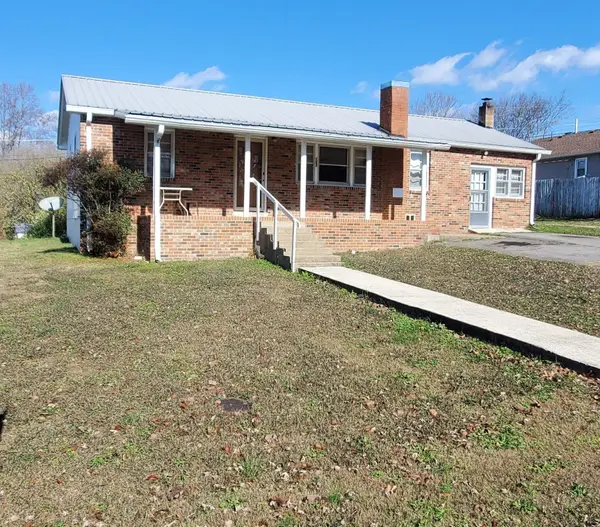 102 W Colonial St, Woodbury, TN 37190