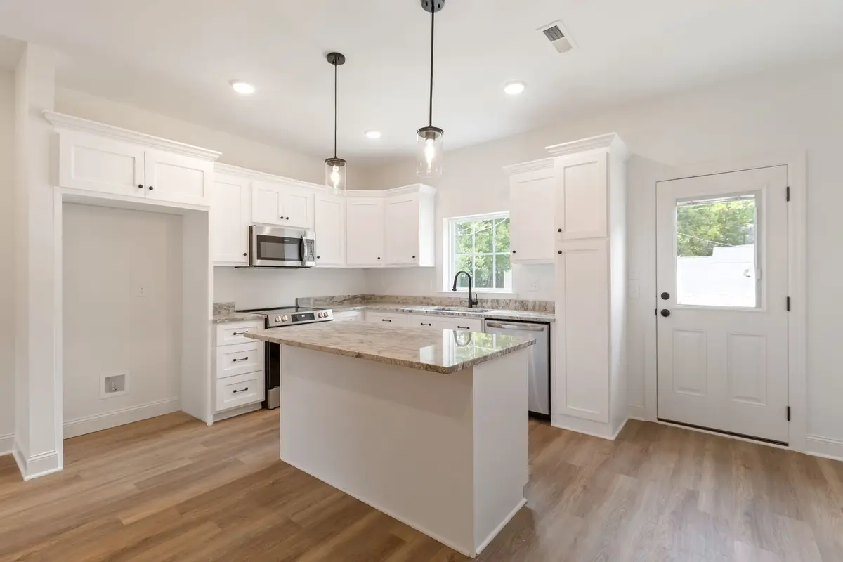 408 Hatcher Ln, Columbia, TN 38401 - Image #1