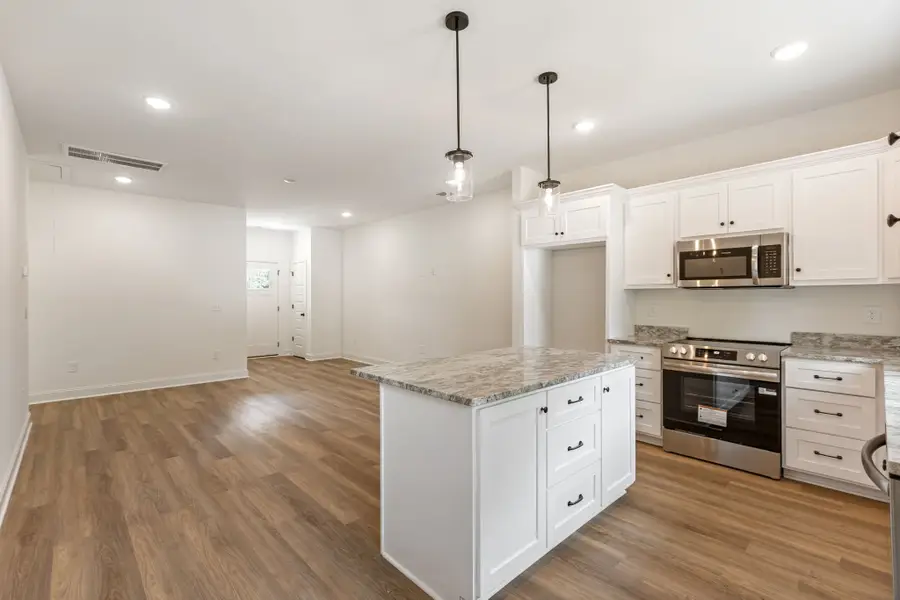 408 Hatcher Ln, Columbia, TN 38401 - Image #3