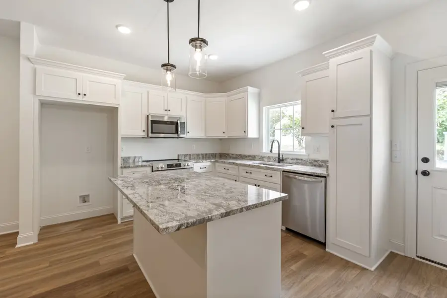 410 Hatcher Ln, Columbia, TN 38401 - Image #3