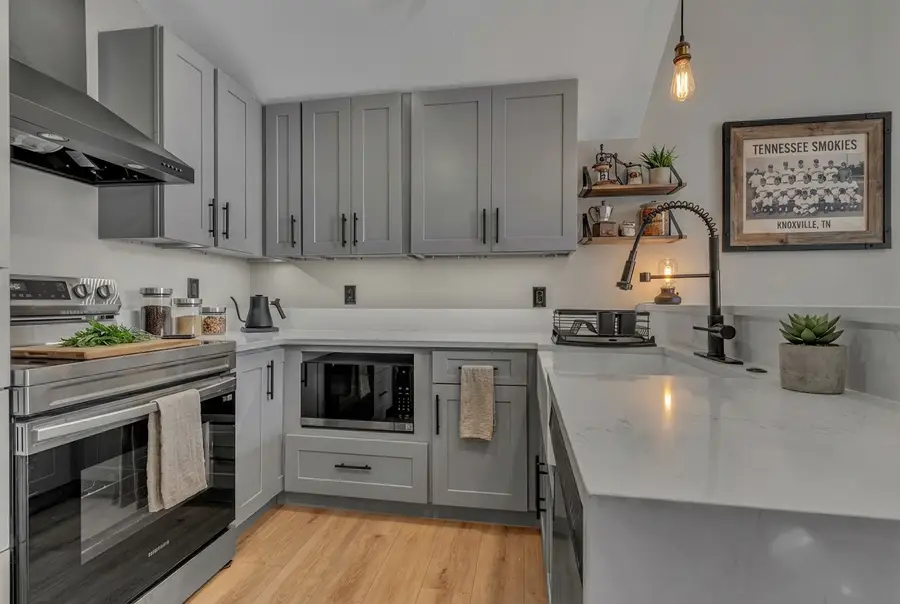 105 W Jackson Ave #9, Knoxville, TN 37902 - #2