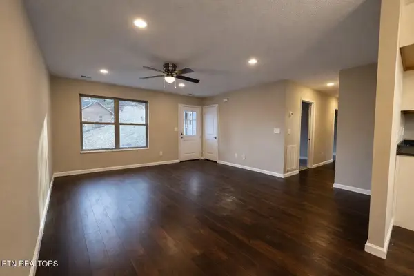 503 Hillcrest St, Clinton, TN 37716