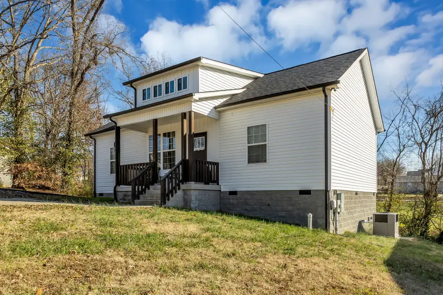 313 Hardin Ave, Dickson, TN 37055 - Image #2