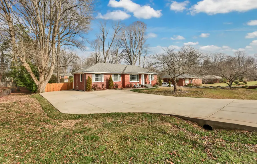 33 Sherwood Drive, Clarksville, TN 37043 - Image #2