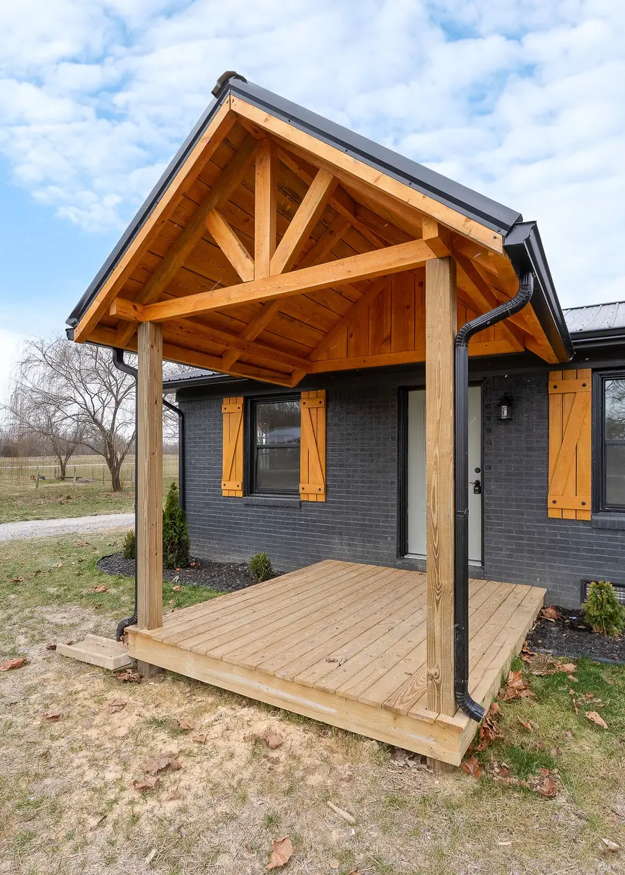 3291 Francis Ferry Rd, McMinnville, TN 37110 - Image #2