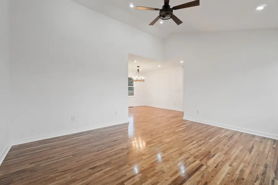 3291 Francis Ferry Rd, McMinnville, TN 37110 - Image #3