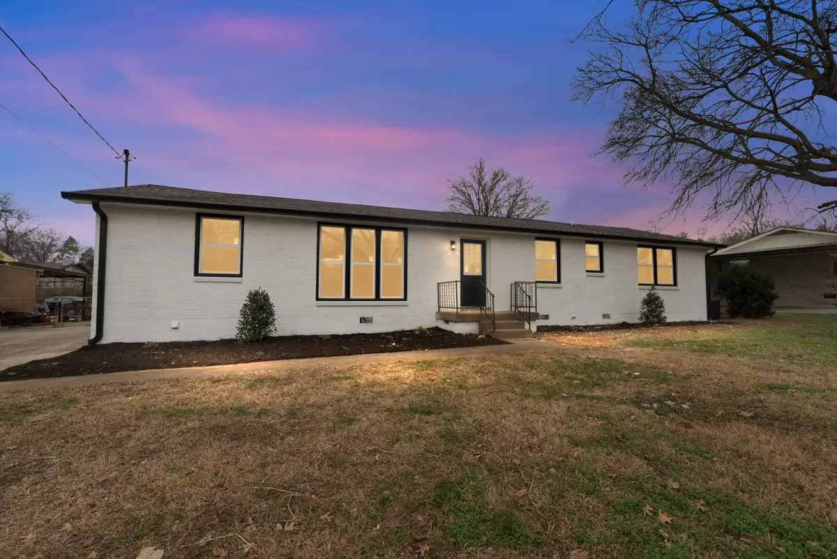 3933 Augusta Dr, Nashville, TN 37207 - Image #1