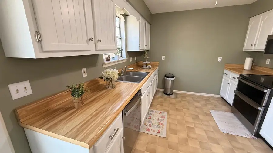 1018 Ridgeway Avenue, Signal Mountain, TN 37377 - Image #3