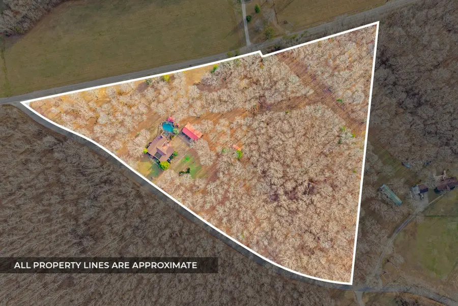 2419 Williams Hollow Rd, Mc Ewen, TN 37101 - Image #2