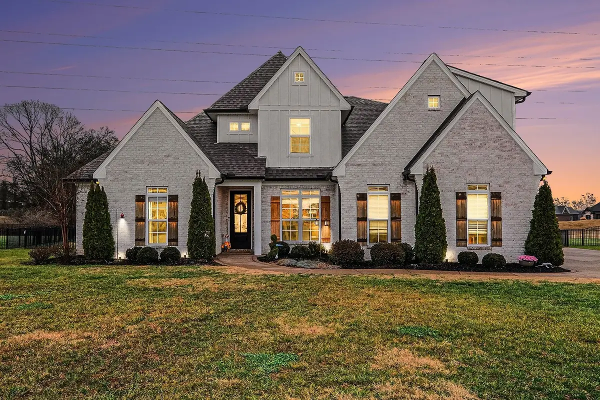 989 Westbrook Dr, Gallatin, TN 37066 - Image #1