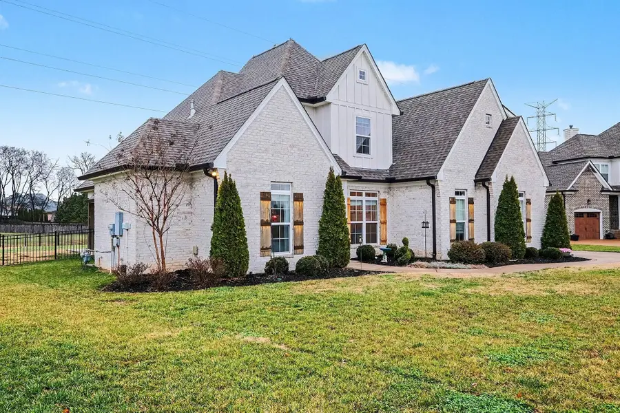 989 Westbrook Dr, Gallatin, TN 37066 - Image #3