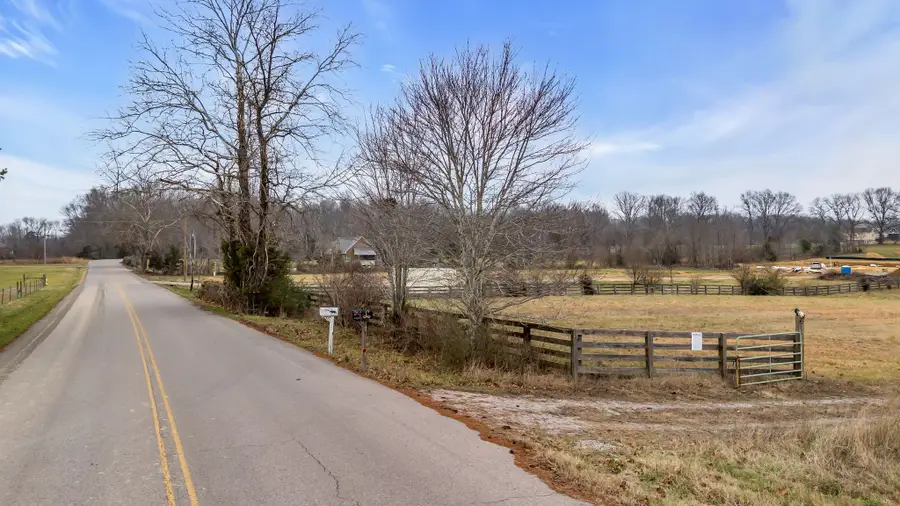 7351 Sugar Camp Hollow Rd, Fairview, TN 37062 - Image #2
