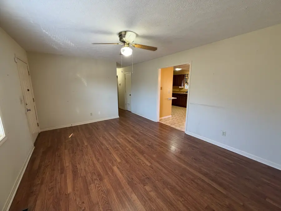 208 N Edgewood Dr, Hopkinsville, KY 42240 - Image #3