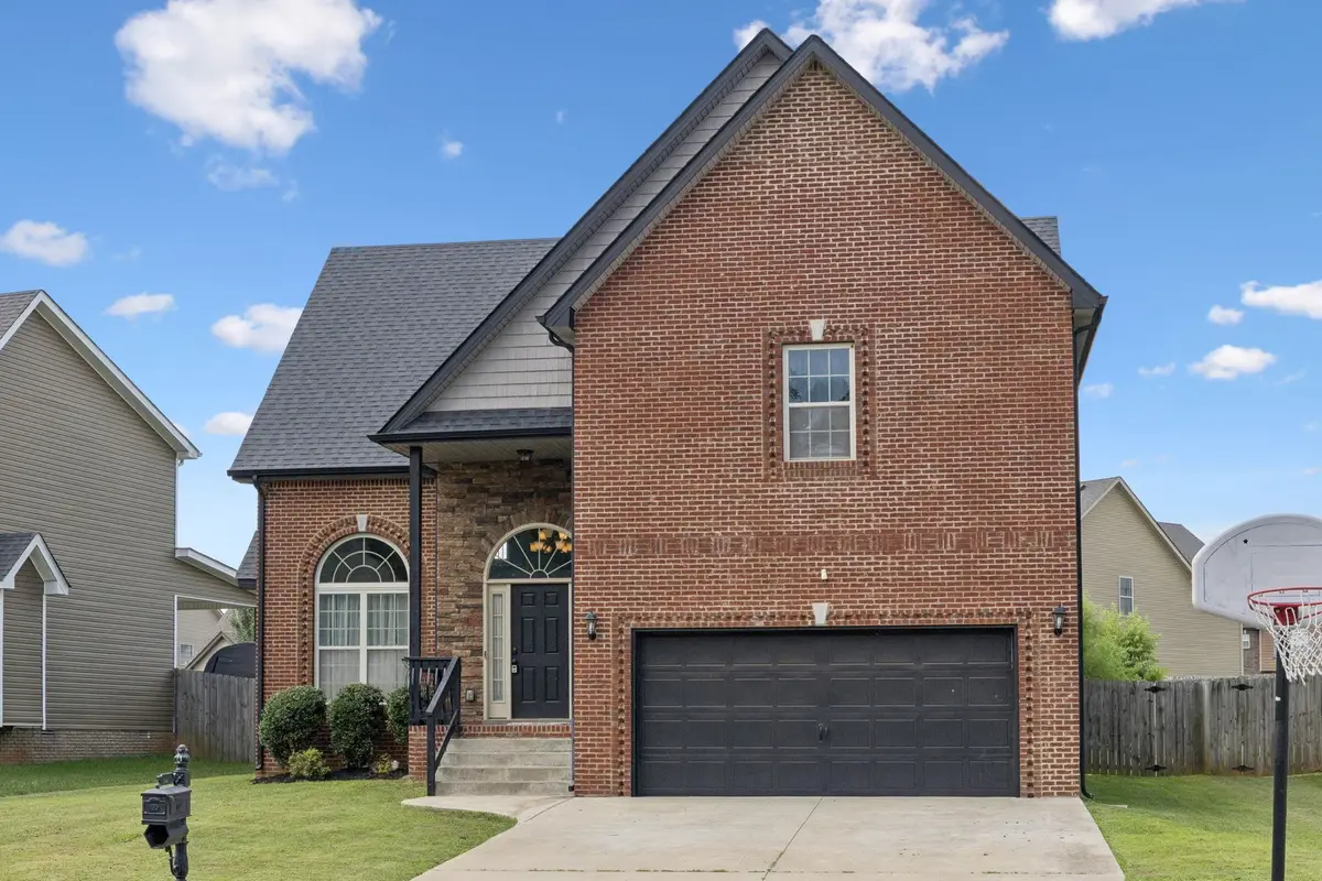 1069 Thrasher Dr, Clarksville, TN 37040 - Image #1