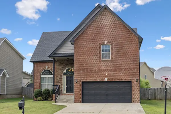1069 Thrasher Dr, Clarksville, TN 37040