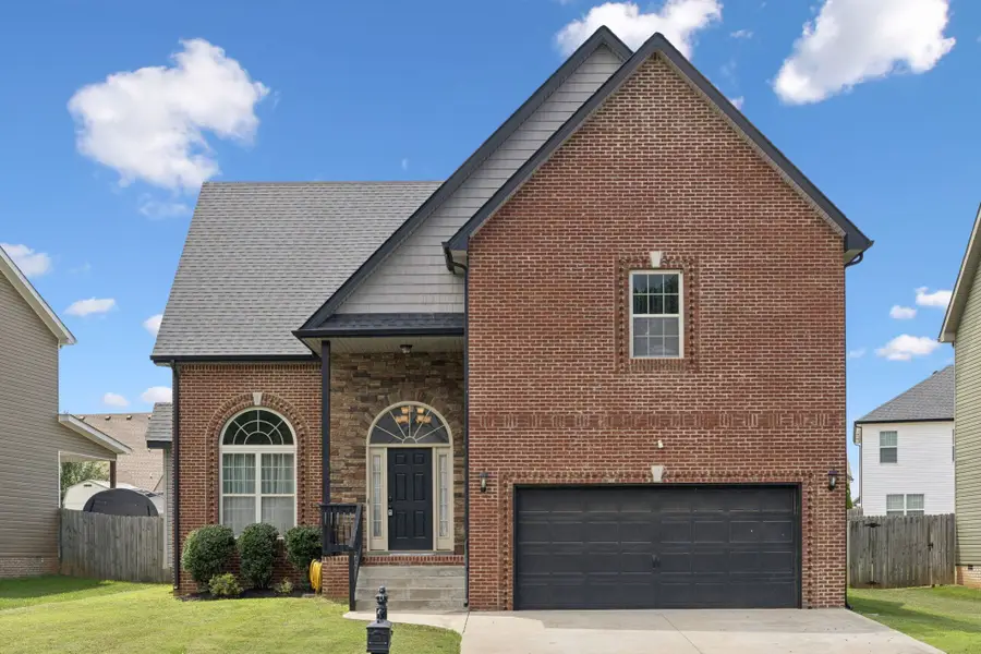 1069 Thrasher Dr, Clarksville, TN 37040 - Image #2