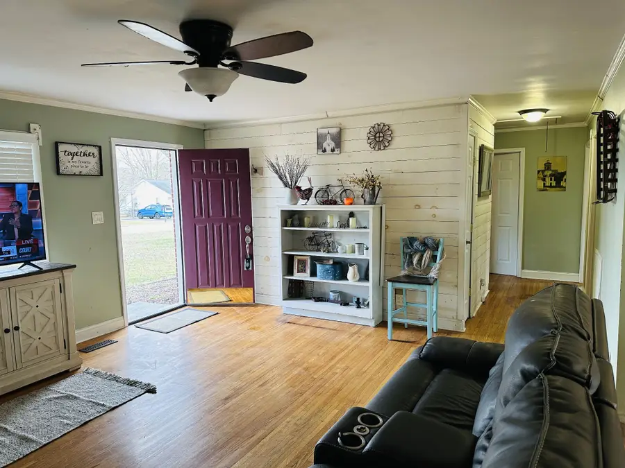 417 Henderson Dr, Hopkinsville, KY 42240 - Image #2