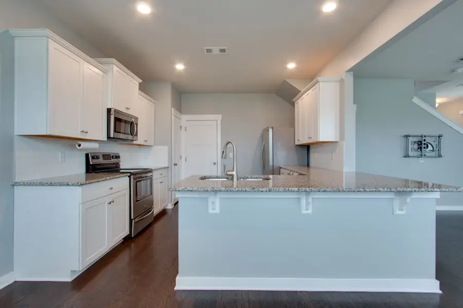 6005 Sentinel Dr, Spring Hill, TN 37174 - Image #2