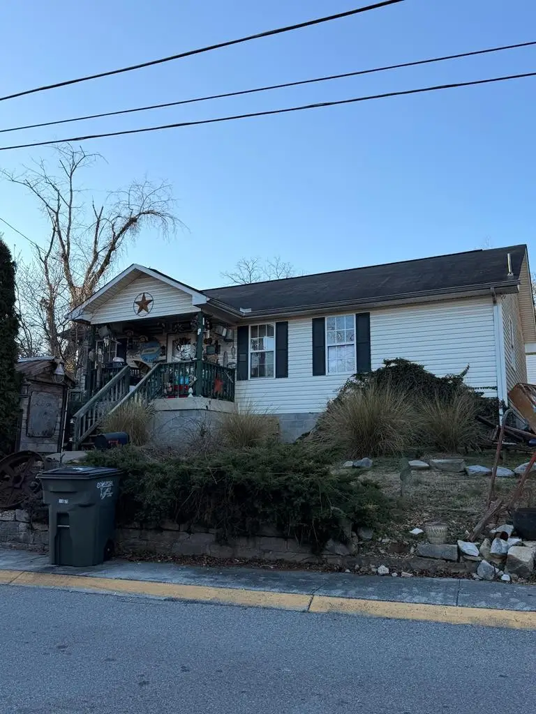 7 N Carter St, Sparta, TN 38583 - Image #1