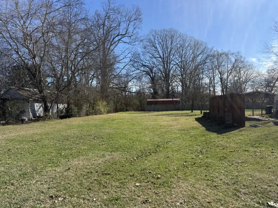 606 E Warren St, Tullahoma, TN 37388 - Image #2