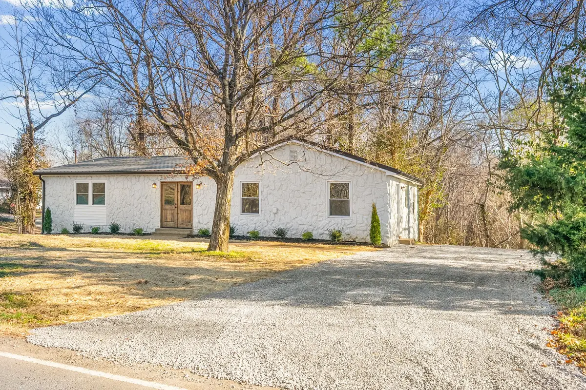 315 Rossview Rd, Clarksville, TN 37043 - Image #1