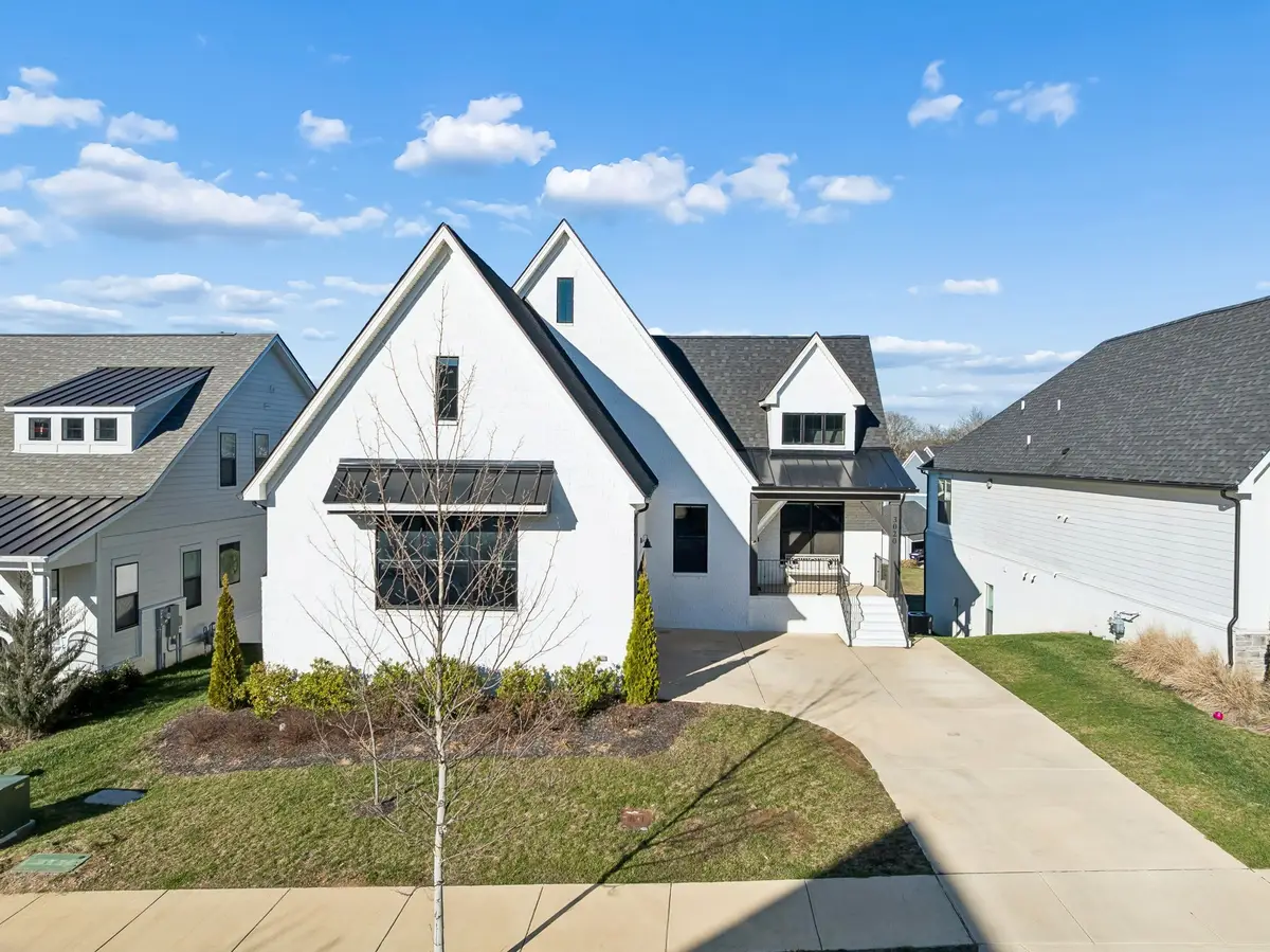 3020 Whitstable Ct, Thompsons Station, TN 37179 - Image #1