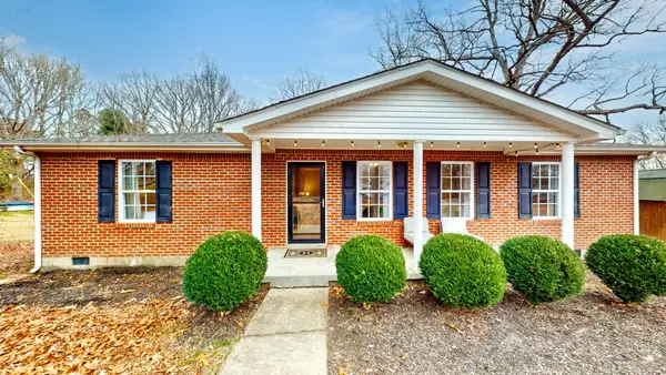 1007 Twin Oaks Dr, White Bluff, TN 37187