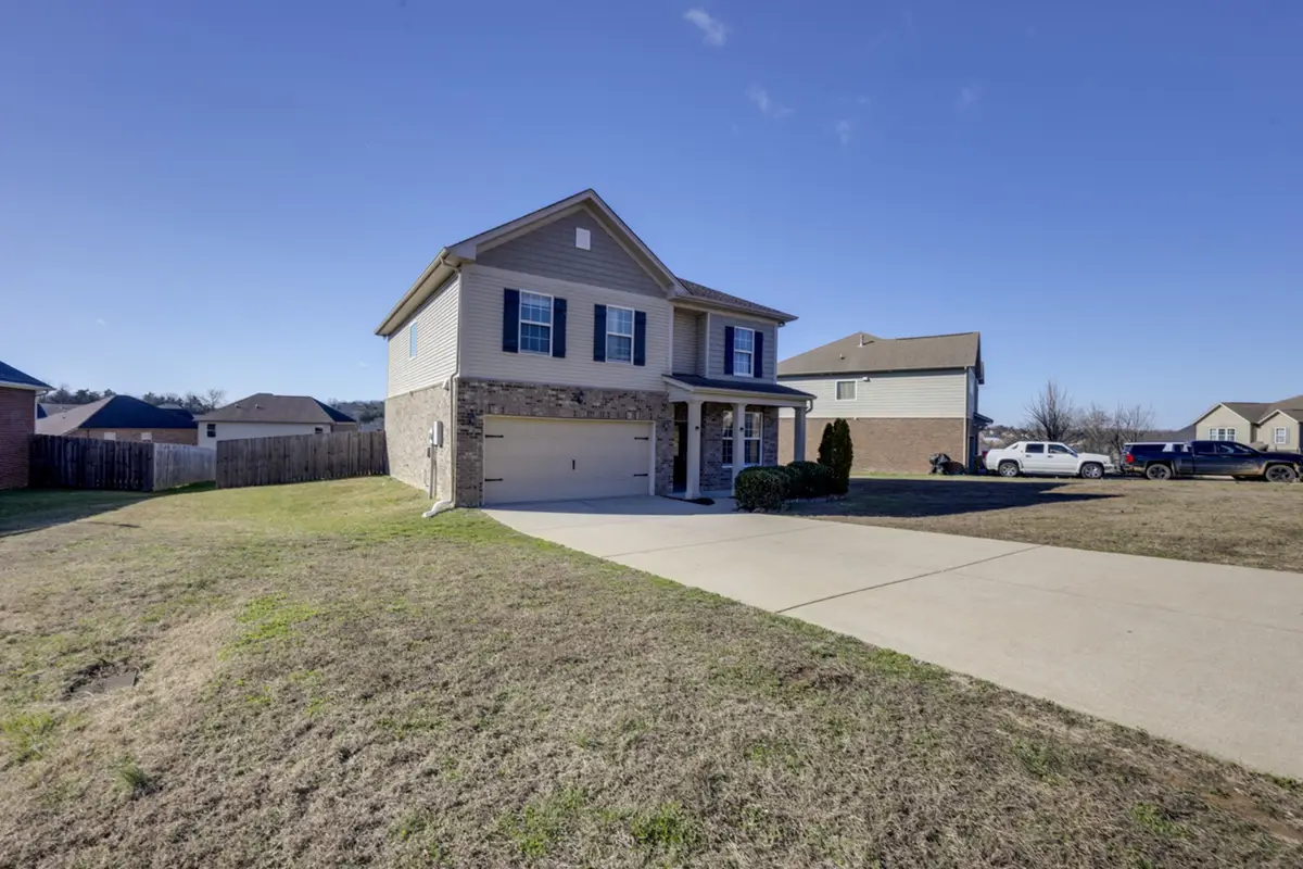 1057 Oakhall Dr, Mount Juliet, TN 37122 - Image #1