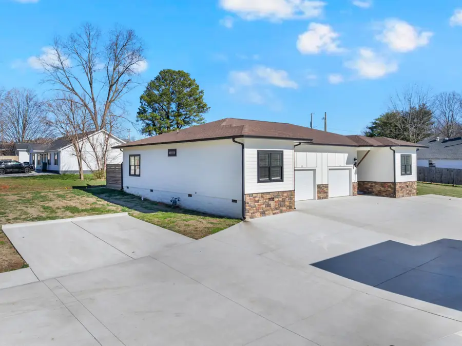 65 Duncan Ln, Winchester, TN 37398 - Image #2