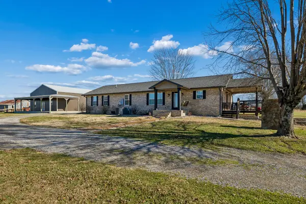 285 Shrum Ln, Lafayette, TN 37083