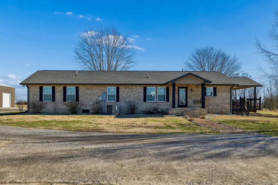 285 Shrum Ln, Lafayette, TN 37083 - Image #2