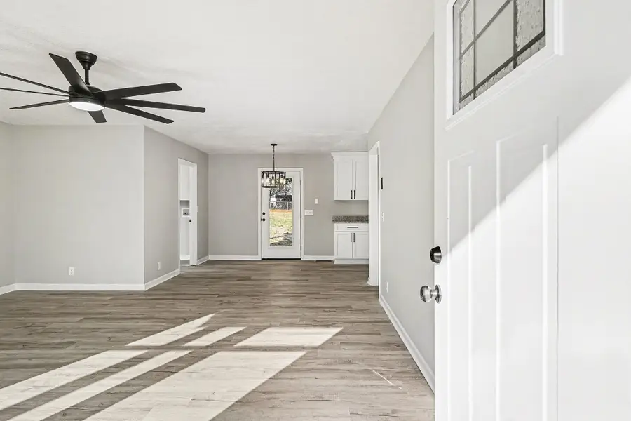 207 Morris Dr, Greenbrier, TN 37073 - Image #2