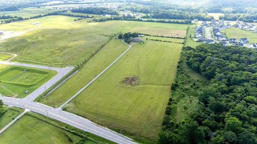 6286 Cox Rd, Arrington, TN 37014 - #2