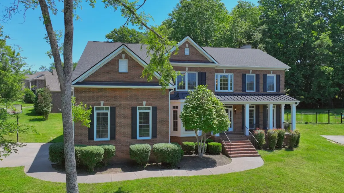 106 Shorecrest Cir, Hendersonville, TN 37075 - Image #1