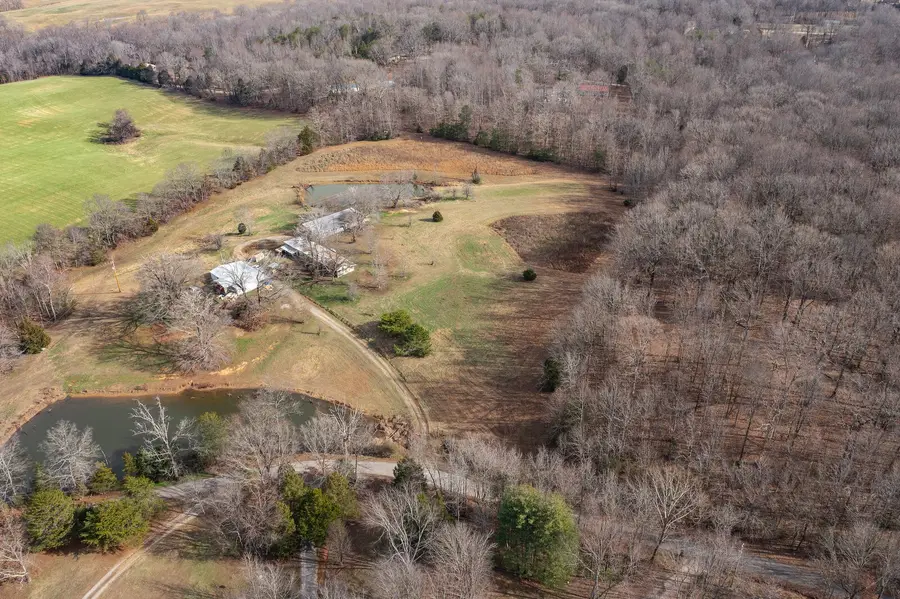 1030 Lena Rosson Rd, Chapmansboro, TN 37035 - Image #2