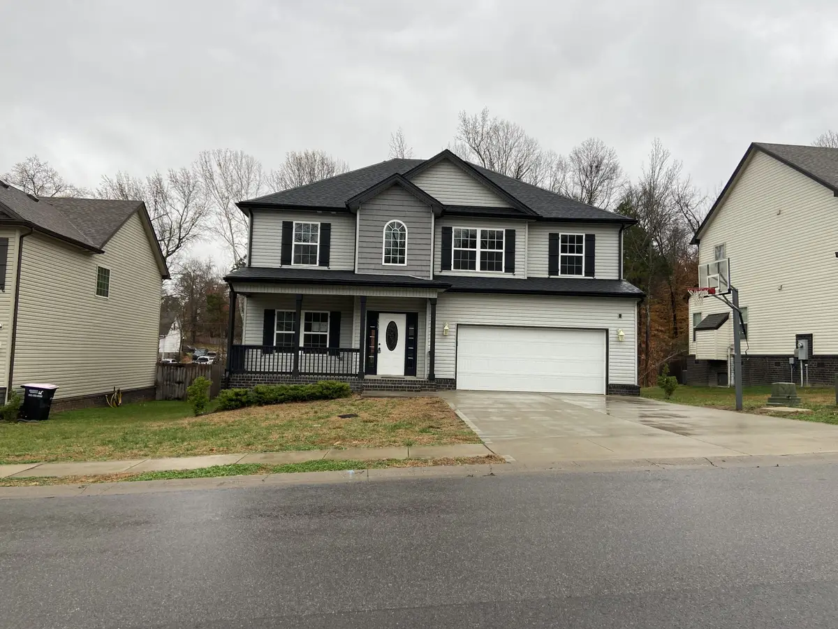 375 Barry Dr, Clarksville, TN 37040 - Image #1