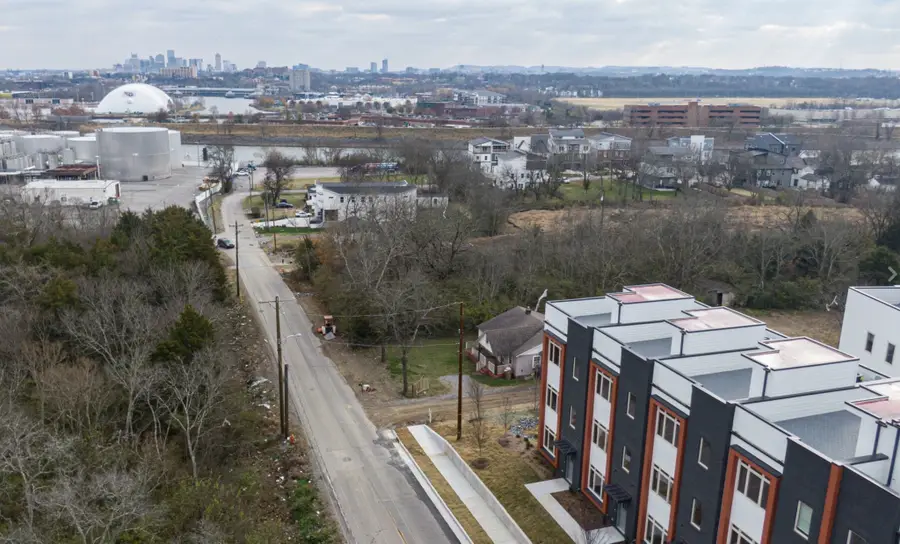 970J Youngs Ln #J, Nashville, TN 37207 - Image #3