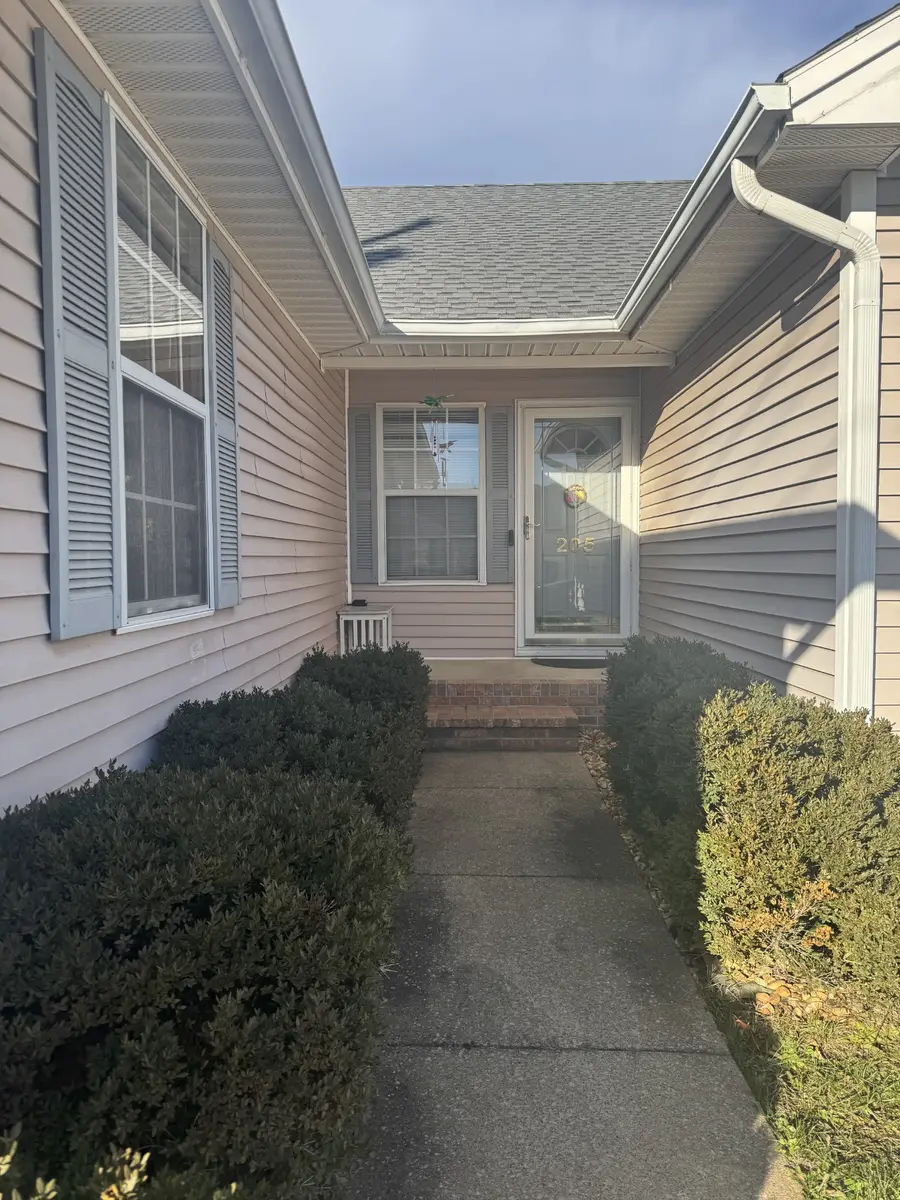 205 Sheridan Cir, Hopkinsville, KY 42240 - Image #2