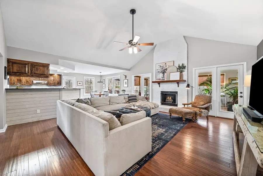 608 Idlewood Dr, Clarksville, TN 37043 - Image #2