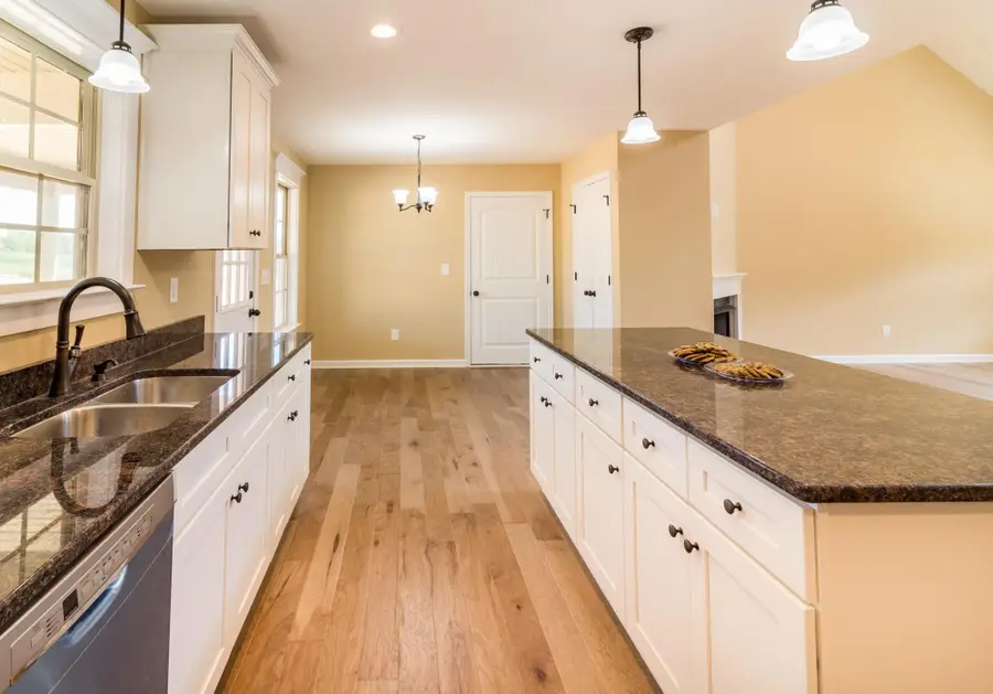 1592 Gilliam Hollow Rd, Dickson, TN 37055 - Image #2