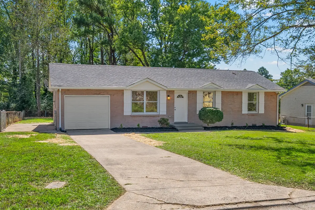 112 King Cole Dr, Clarksville, TN 37042 - Image #1