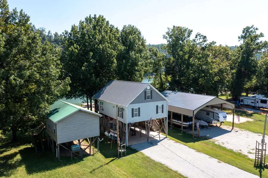 752 Pevahouse Camp Ln, Decaturville, TN 38329 - Image #2