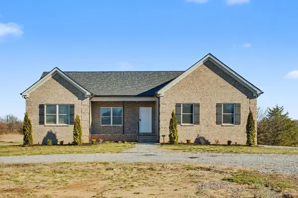 1017 Kennedy Ln, Cottontown, TN 37048