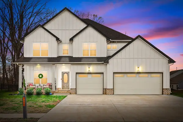 942 Alton Dr, Clarksville, TN 37043