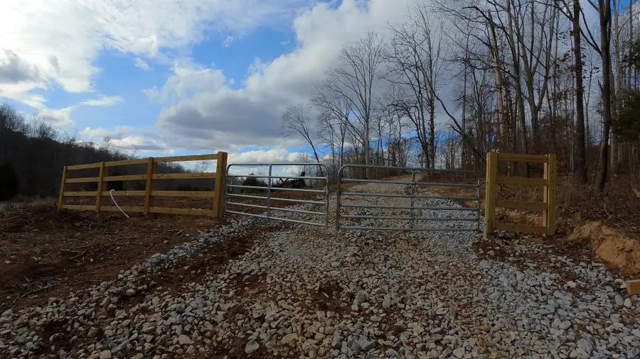 900 Norris Hollow Rd, Vanleer, TN 37181 - #3