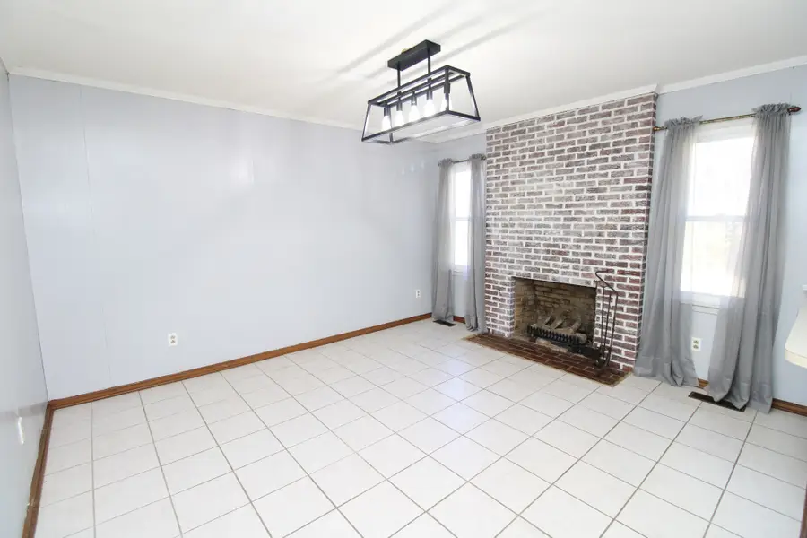 242 Westwood Dr, Lexington, TN 38351 - Image #3