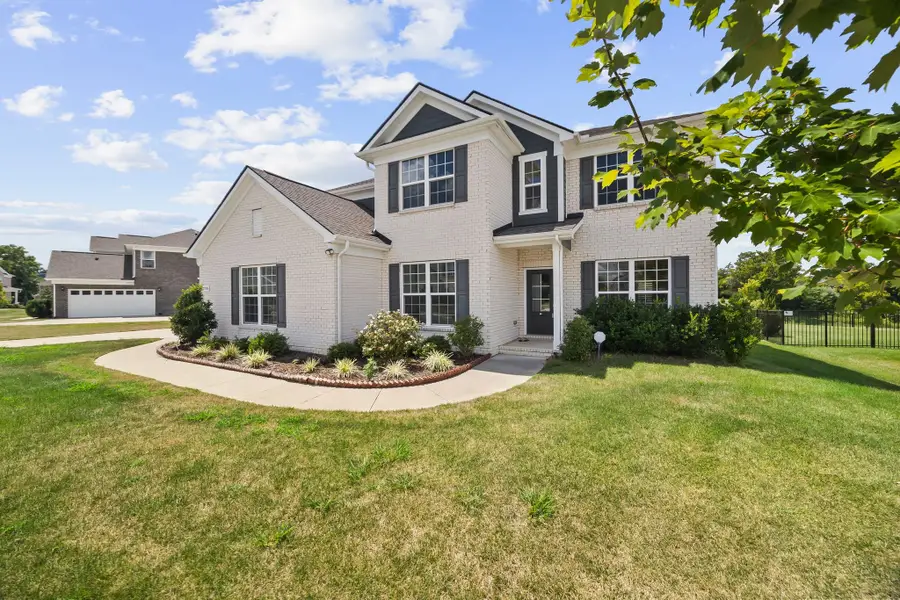 2076 Autry Dr, Nolensville, TN 37135 - Image #2