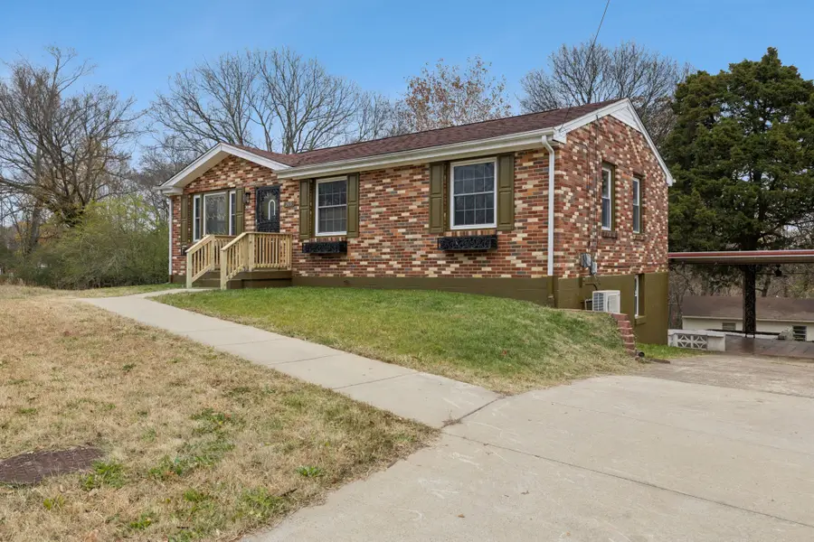 205 Edmondson Ferry Rd, Clarksville, TN 37040 - Image #2