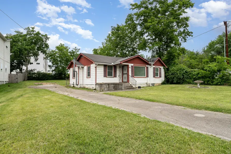 946 Youngs Ln, Nashville, TN 37207 - #2